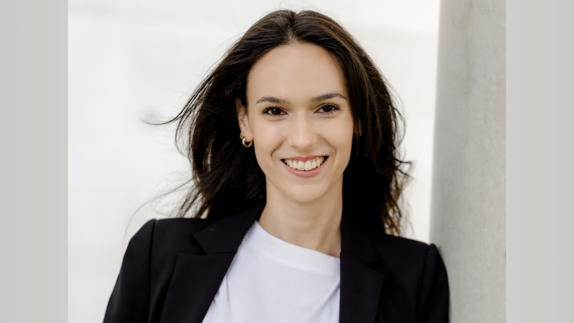 Iris Stornik}